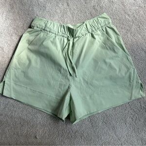 lululemon cinchable waist high rise woven shorts 3.5"